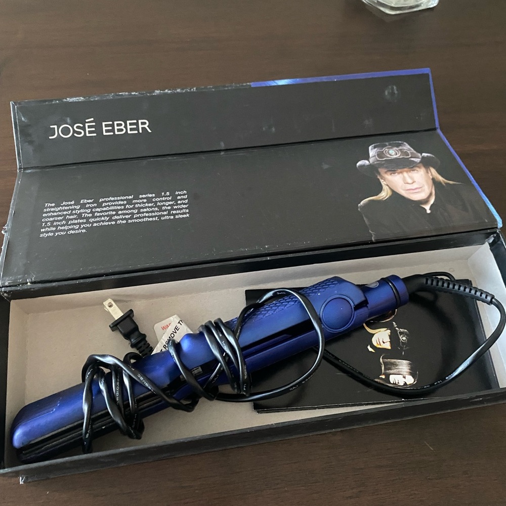 Straightener Jose Eber